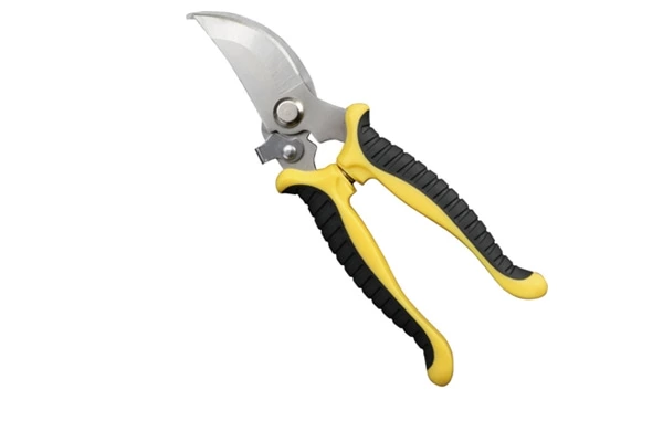 Garden scissors grinding