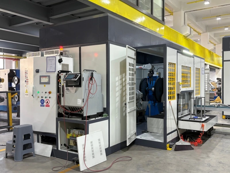 Robotic polishing system for metal parts