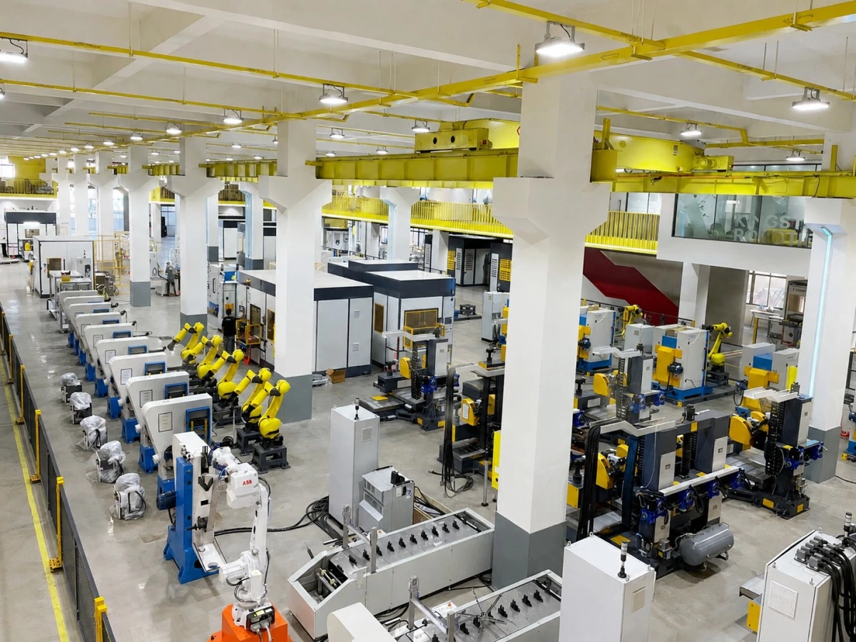 Kingstone robotic polishing machines in manufacturing workshop