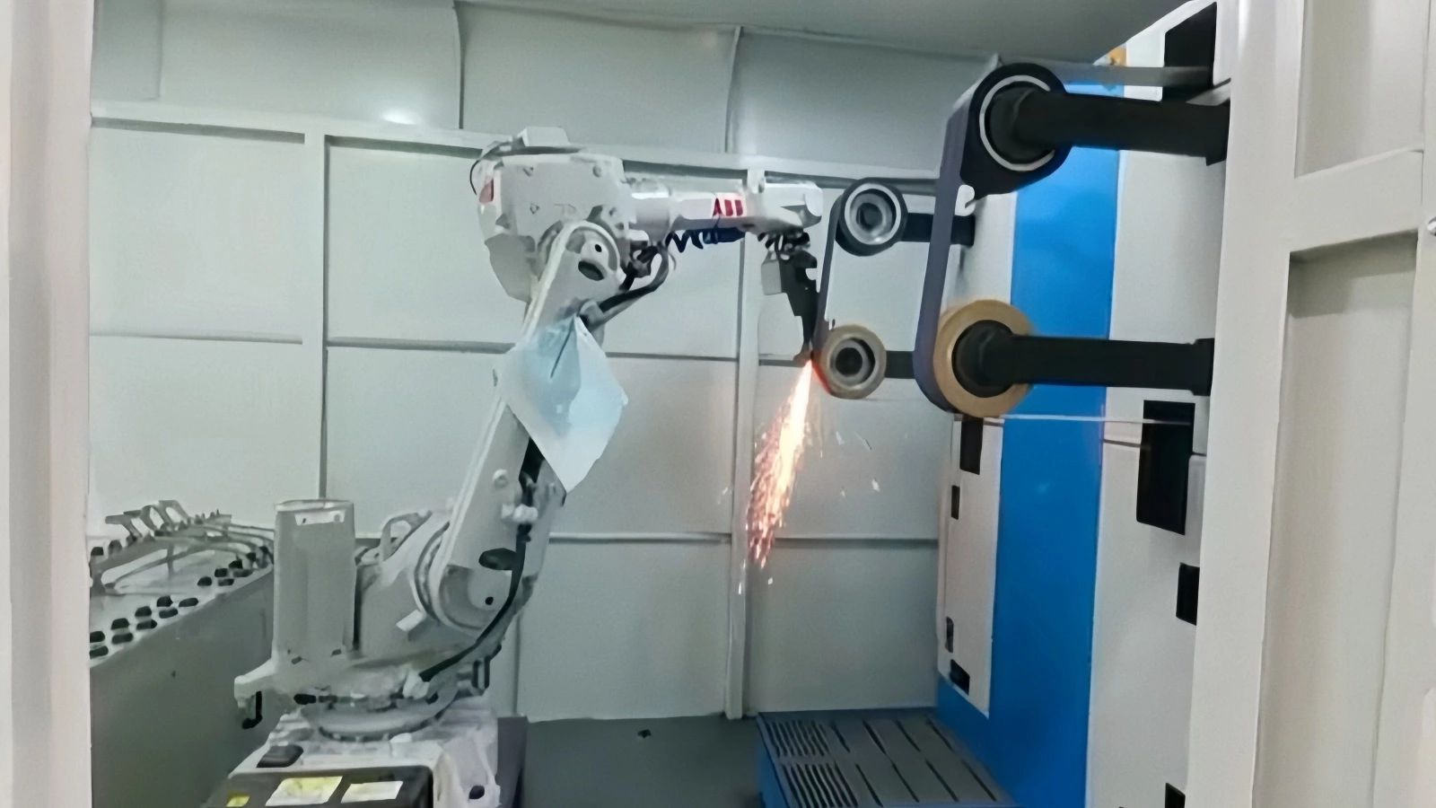 robotic weld grinding for automated weld seam removal